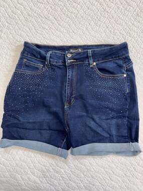 Women’s Rhinestone Denim Shorts Size 18 Dark Wash Stretch Cuffed Casual